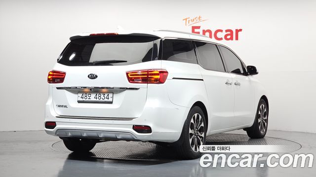 Kia Canival 2019 — photo 2