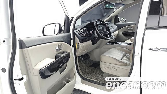 Kia Canival 2019 — photo 10