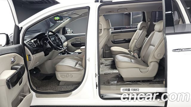 Kia Canival 2019 — photo 11