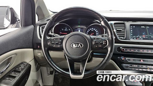 Kia Canival 2019 — photo 12