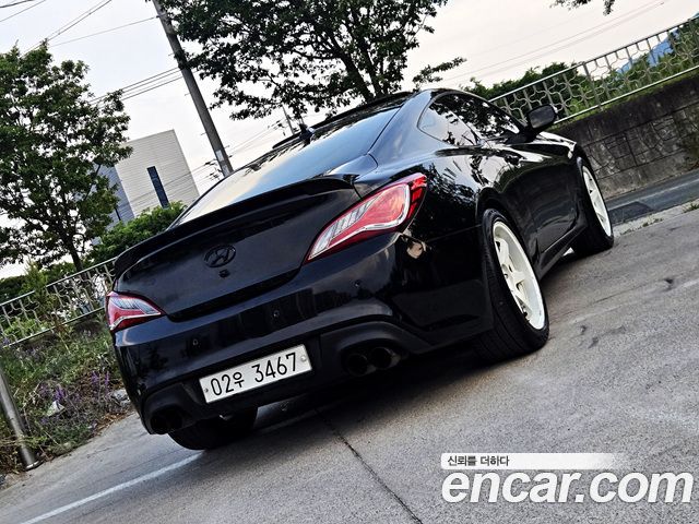 Hyundai Genesis 2010 — photo 2