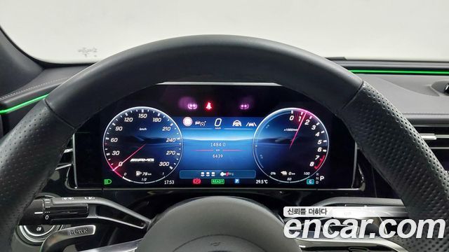 Mercedes-Benz E-Class 2025 — photo 8