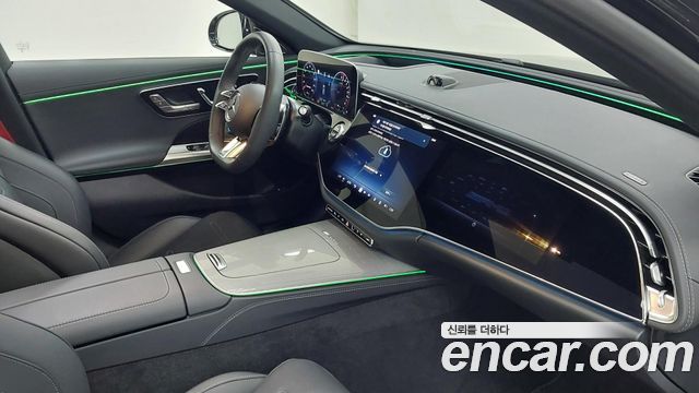 Mercedes-Benz E-Class 2025 — photo 9