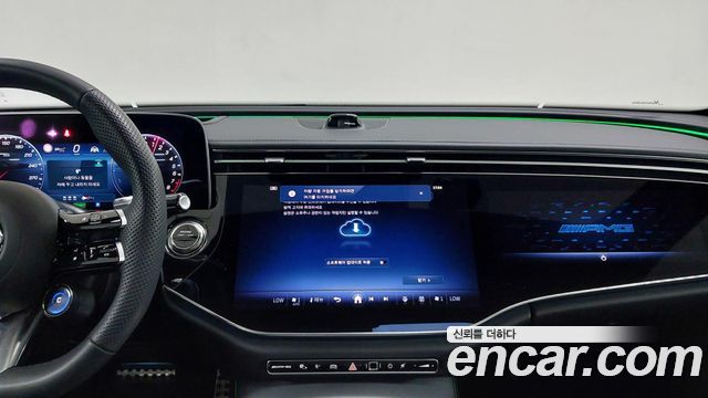 Mercedes-Benz E-Class 2025 — photo 16