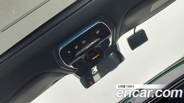 Mercedes-Benz E-Class 2025 — photo 17