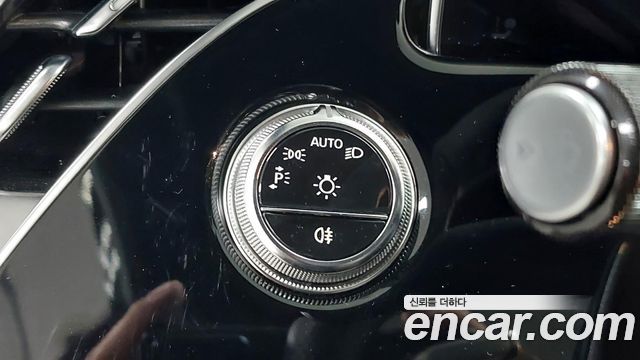 Mercedes-Benz E-Class 2025 — photo 19