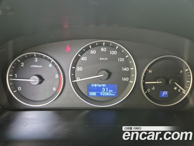 Hyundai Starex 2016 — photo 11