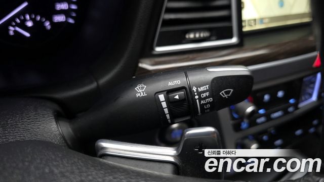 Genesis G80 2018 — photo 17
