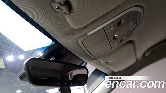 Genesis G80 2018 — photo 19