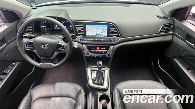 Hyundai AVANTE 2017 — photo 10