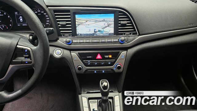 Hyundai AVANTE 2017 — photo 20