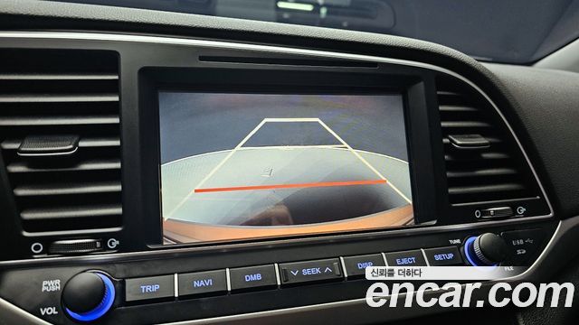Hyundai AVANTE 2017 — photo 21