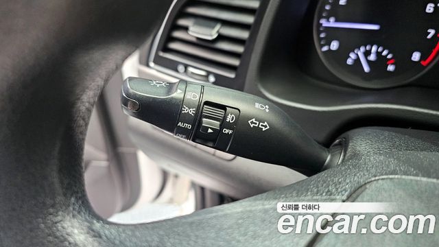 Hyundai AVANTE 2017 — photo 24