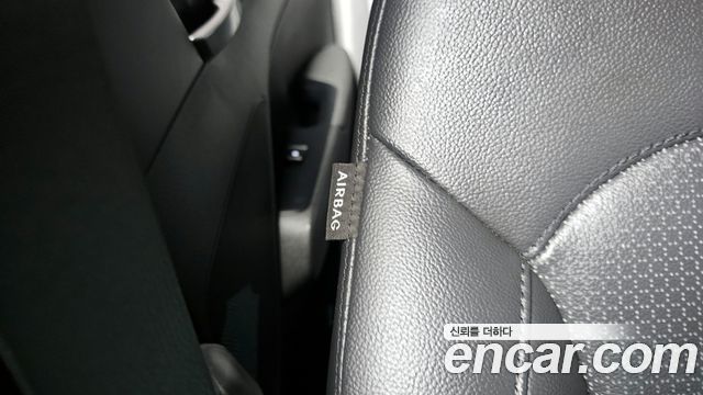 Hyundai AVANTE 2017 — photo 28