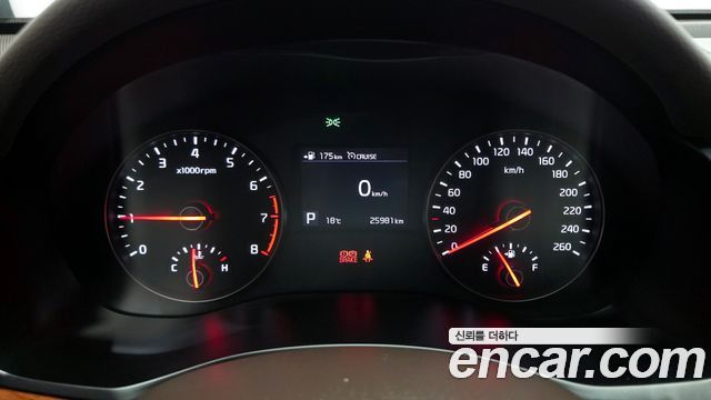 Kia K7 2016 — photo 11