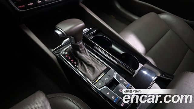 Kia K7 2016 — photo 12