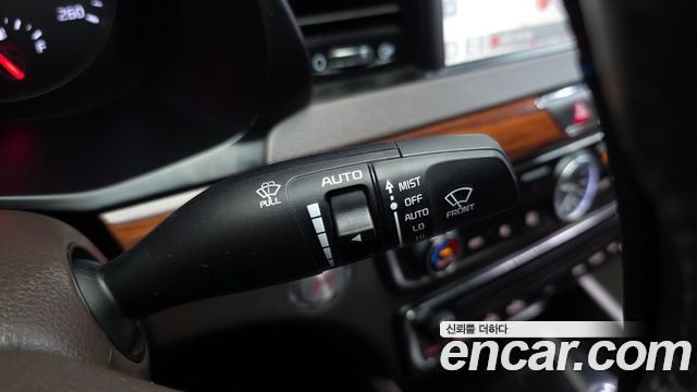Kia K7 2016 — photo 22