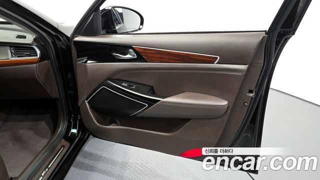 Kia K7 2016 — photo 14