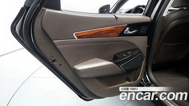 Kia K7 2016 — photo 15
