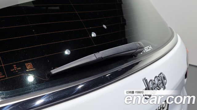 Jeep Compass 2022 — photo 28