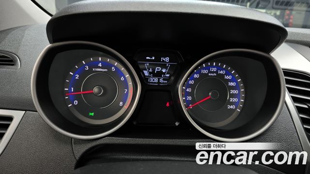 Hyundai AVANTE 2015 — photo 8