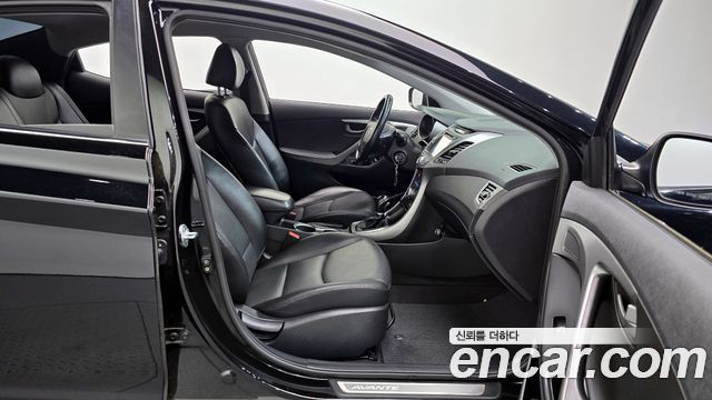 Hyundai AVANTE 2015 — photo 11