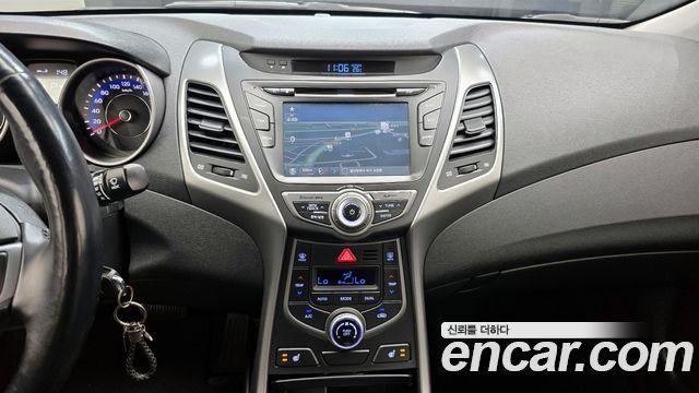 Hyundai AVANTE 2015 — photo 14