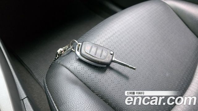 Hyundai AVANTE 2015 — photo 16