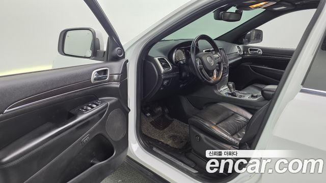 Jeep Cherokee 2018 — photo 13
