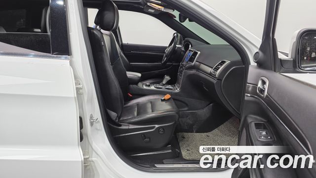 Jeep Cherokee 2018 — photo 16