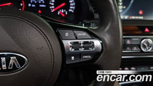 Kia K7 2016 — photo 22