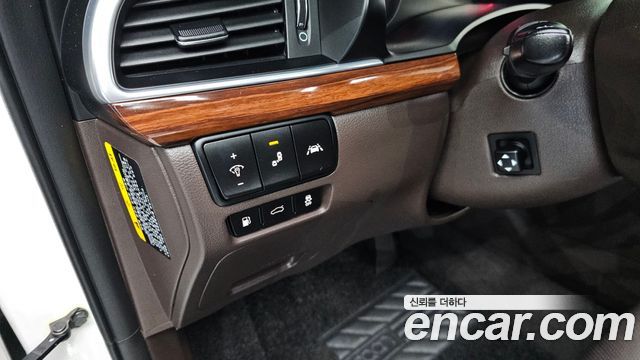 Kia K7 2016 — photo 25