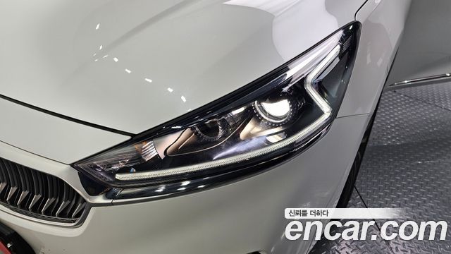 Kia K7 2016 — photo 8