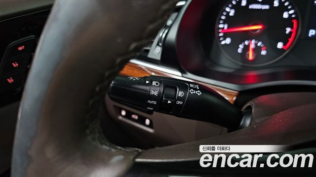 Kia K7 2016 — photo 29