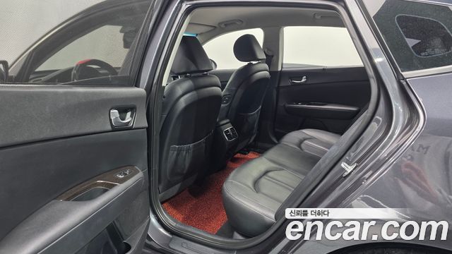 Kia K5 2018 — photo 11
