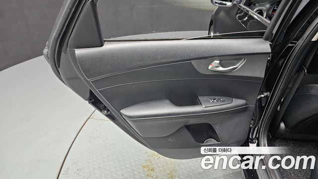 Kia K3 2019 — photo 15