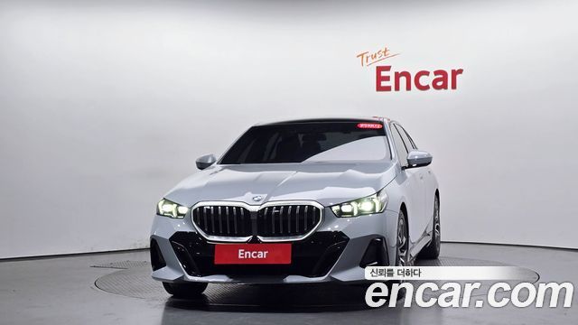 BMW 5-Series 2025 — photo 3