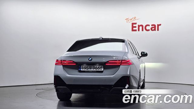 BMW 5-Series 2025 — photo 4