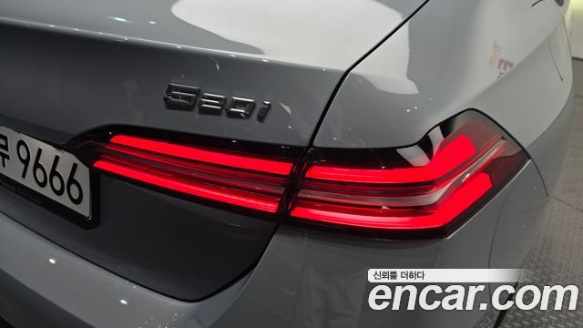 BMW 5-Series 2025 — photo 9