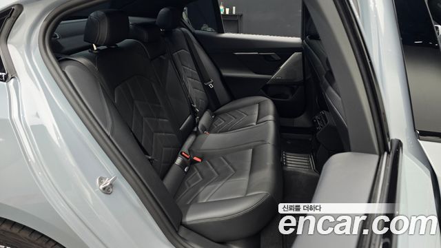 BMW 5-Series 2025 — photo 16