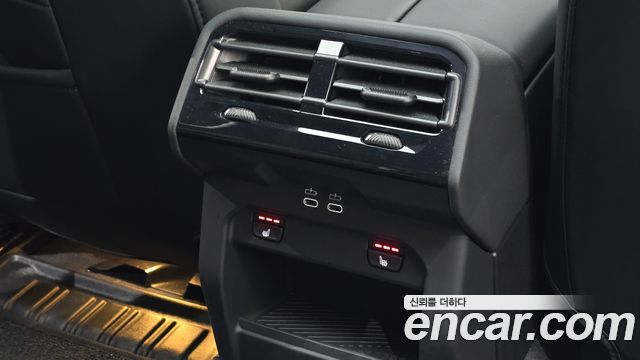BMW 5-Series 2025 — photo 30