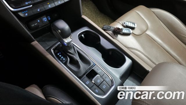 Hyundai Santafe 2019 — photo 12