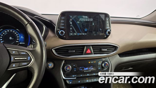 Hyundai Santafe 2019 — photo 18
