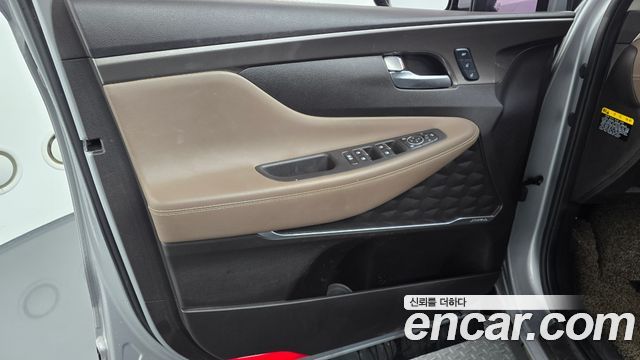 Hyundai Santafe 2019 — photo 14
