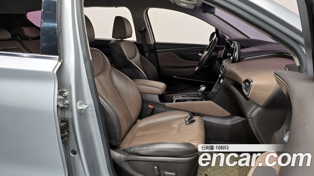 Hyundai Santafe 2019 — photo 16