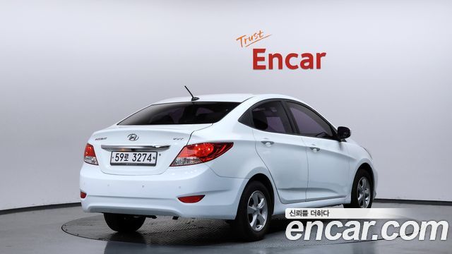 Hyundai Accent 2013 — photo 2