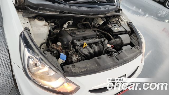 Hyundai Accent 2013 — photo 6