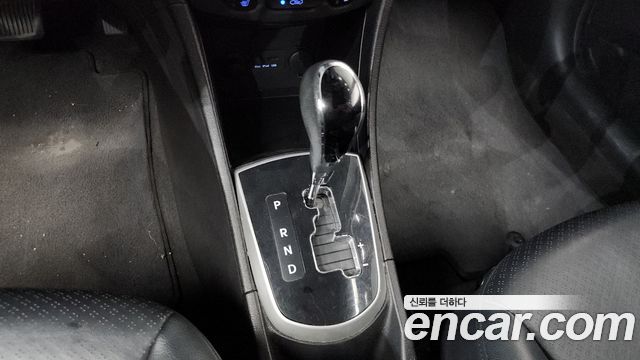 Hyundai Accent 2013 — photo 12