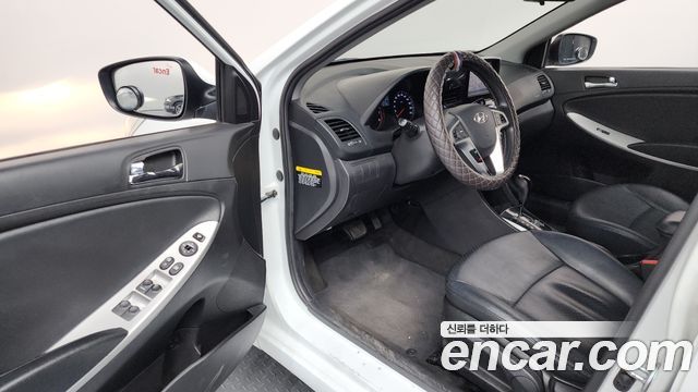 Hyundai Accent 2013 — photo 13