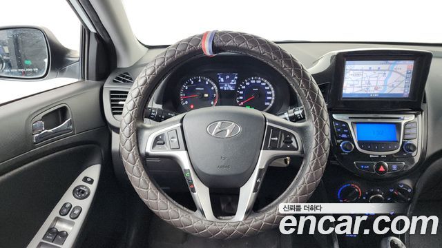 Hyundai Accent 2013 — photo 19